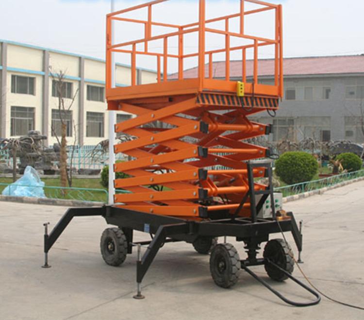 四輪移動式升降機 